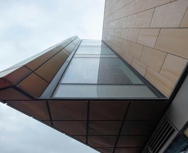 Cladding For Display ACP Glass Cladding & Outdoor Meta Screens in Dubai, UAE